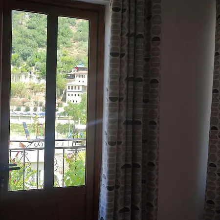 Buda House Gorice * بيرات